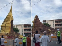 大雨で崩壊した仏塔から隠された財宝が現れる！拝む僧侶たち