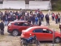 戦って死ぬか、飢えで死ぬか。メキシコの農民たちが麻薬カルテルに立ち向かう