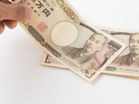大​渕愛子 高校時代は不良で停学。最高月収に金田朋子は卒倒
