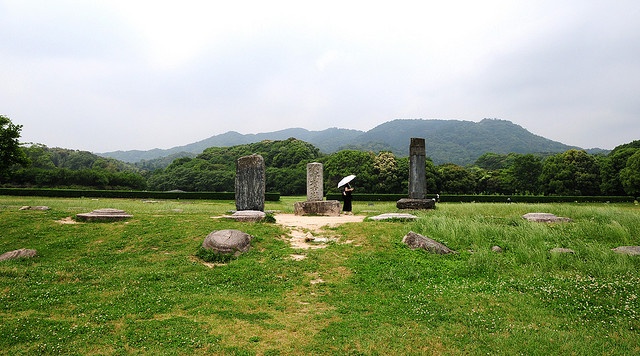 大宰府政庁跡（m-louisさん撮影、Flickrより）