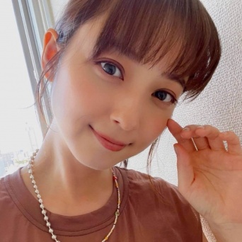 インスタグラム：佐々木希(@nozomisasaki_official)より