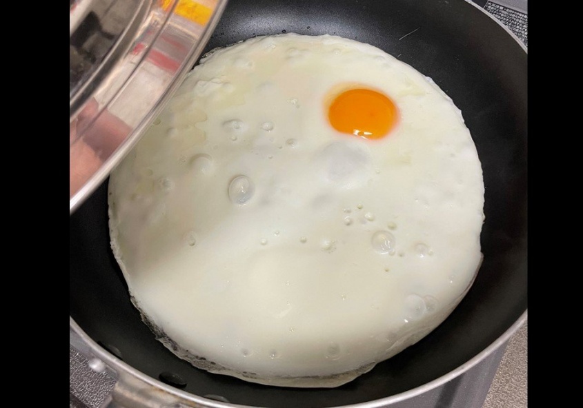 目玉には見えない...？（画像は＠8tonnneさんのツイートより、編集部でトリミング）