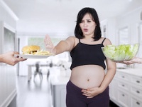 妊娠中の安全な糖質制限への取り組み方は人それぞれ（depositphotos.com）