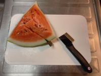 よーし、スイカ食べるぞ→ファッ！？　まさかの結果に「手入れの大切さを改めて学びました」