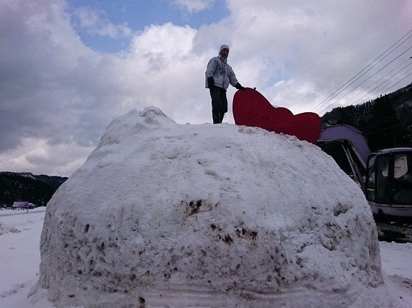 幅約5メートル、高さ約3メートルもある猫ちゃんだ