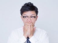 うわ、黄ばんでる……男性が「絶対キスできない」女子の特徴4つ