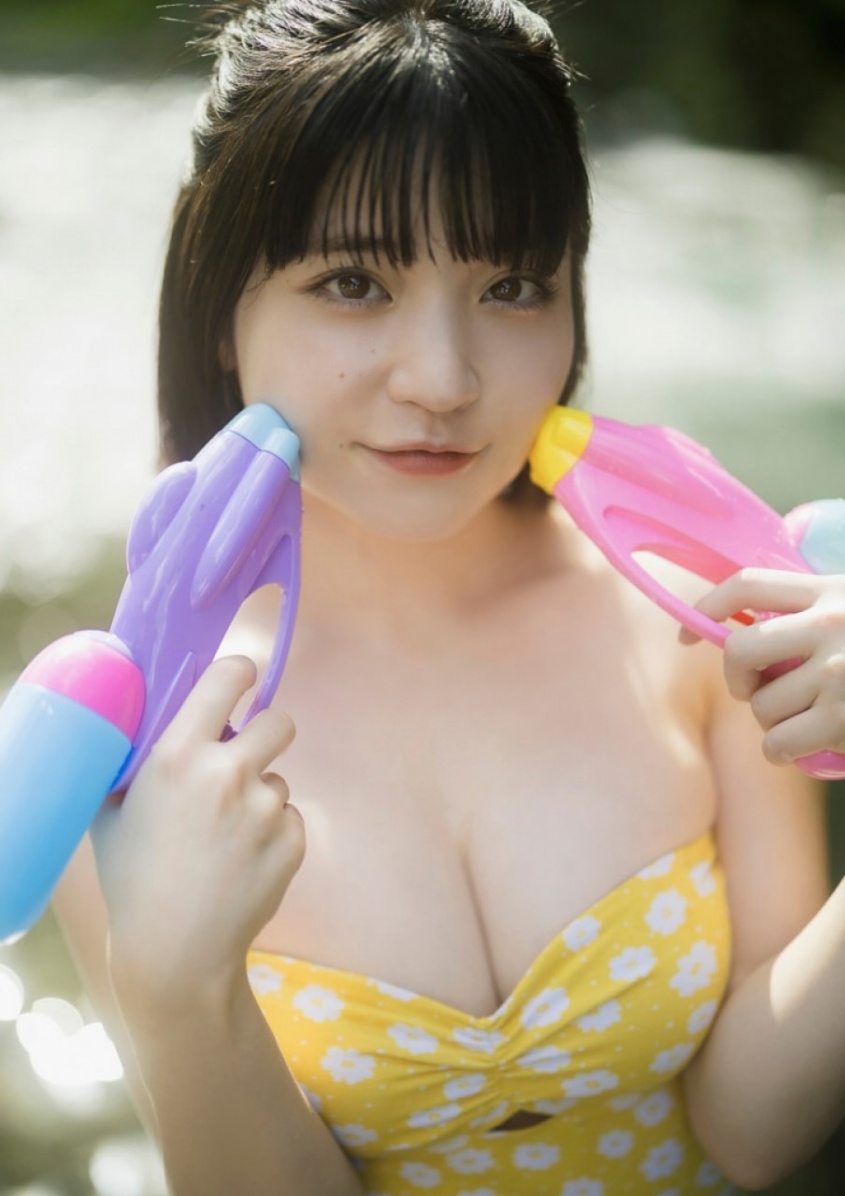 STRiKE！デジタル写真集『根本凪 夏の終わりと、鐘の音。』⒞イマジカインフォス