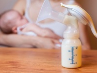 大人が母乳を飲むと下痢になるってホント？