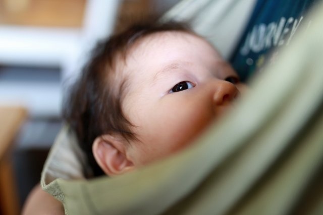 「嫁ぎ先の田舎から、生後4か月の息子を連れて実家に向かった私。駅で大荷物を抱えていると...」（広島県・40代女性）