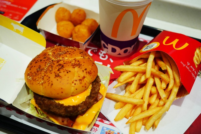 mcdonalds-american-deluxe-cheeseburger1