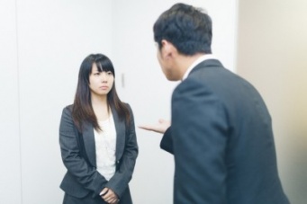 女子が苦手なのは？　「声が大きい男子」or「声が小さい男子」