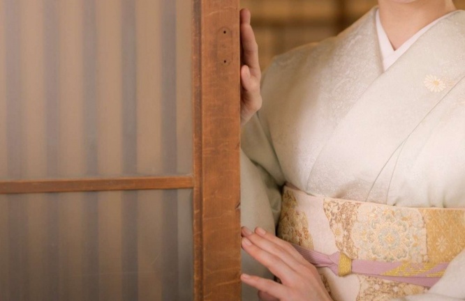 女将さんは一瞬顔を曇らせて......(画像はイメージです)