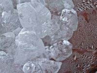 部分痩せが期待できる？万能アイテム「保冷剤」を使った部分痩せの方法とは？