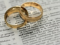 【心理テスト】好きな芸能人が結婚した時のあなたの気持ちは？　「あなたの裏切り者度」