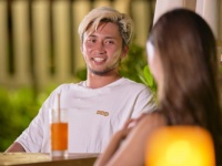 浮気から始まった恋は成立するか!? 元恋人vs浮気相手の決着は……【隣の恋は青く見える4　#7】