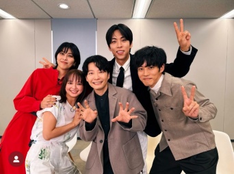 Instagram:星野源(@iamgenhoshino)より