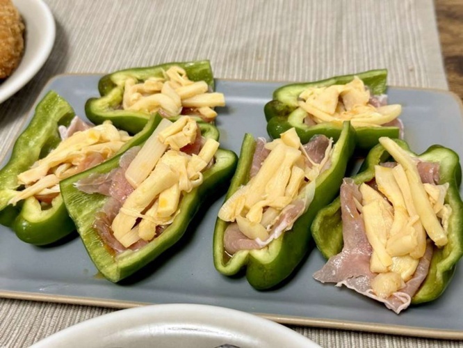 チンジャオ...ロースー...？（画像はニュボナウッピャロモス（＠NWoopyalomoss）さん提供）