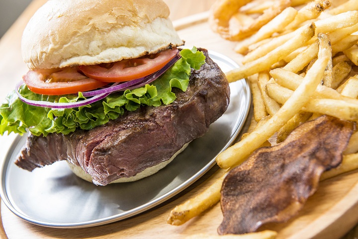 BURG HOLIC     COFFEE &amp; DINERのプレスリリース画像