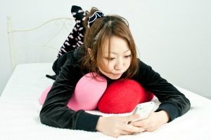 恋人とのおやすみメール、したくない派が7割！ どうして？ 「義務になりそう」「すれ違うとイヤ」