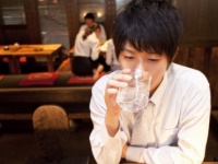 男性に聞いた！　片思いしているときにすると「恋が叶わなくなる」と思うこと10