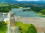 その深さ20m！　男性作業員がダム取水口に挟まれている…