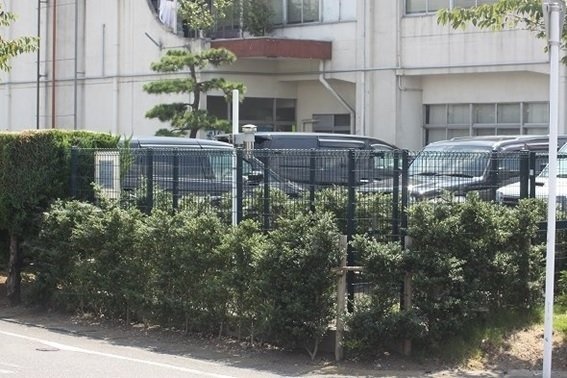 館林市にあるアメダス観測所（編集部2015年撮影）