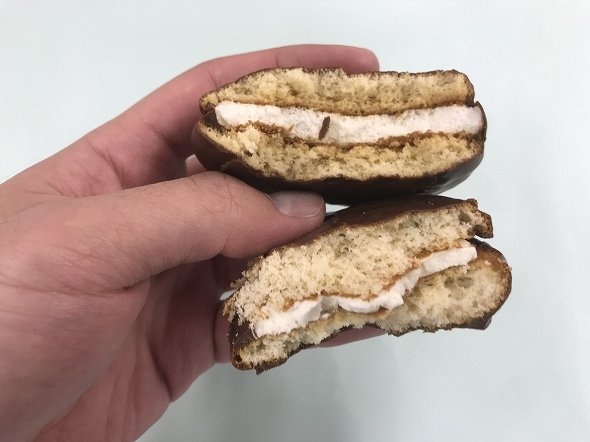 上がオリオン、下がチョコパイ