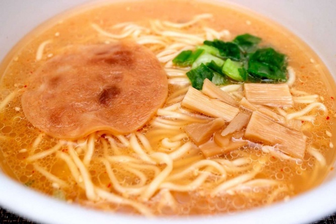 あっさり味噌味の「味噌そば」