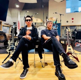 Instagram:布袋寅泰(@hotei_official)より