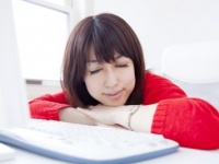仕事中「眠気」に襲われる瞬間3選