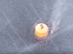 凍った湖に熱した鉄の塊を落とす実験が、文字通りCOOL！