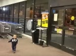 【新鮮】初めて見た自動ドアに驚く子どもがカワイイ！w