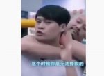 確かにこれなら…！笑　完全に極まった裸絞めから簡単に脱出する技がこちら。