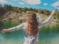 「天然な人」にありがちな行動3つ