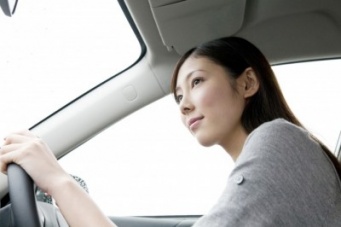 女性が週に運転する平均時間は○分！　長時間運転する際のコツって？