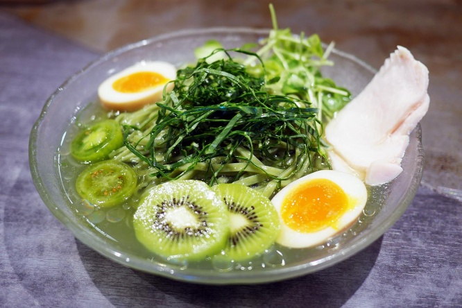 soranoiro-kyusai-aojiru-ramen3
