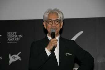 坂本龍一が人生で一度だけ命がけで引き受けた仕事とは？「ガンが治りかけている時に…」
