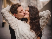 やん、とろけちゃう……！　胸がときめくキスは「強引に」or「優しく」？