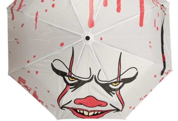 梅雨時に人を寄せ付けたくない？ならばこれだ。映画「IT」の殺人ピエロ、ペニー・ワイズのヤバい傘が販売中