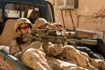 「1000の実話に基づく」リアルな戦争アクション映画『ハイエナ・ロード』10月公開【予告映像】