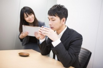 気づいて、この気持ち！　気になる他部署の男性への仲良くなりたいアプローチ3つ！