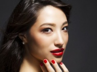 なんかバブルの人みたい……男子に聞いた！　ドン引きする女子のメイク4選