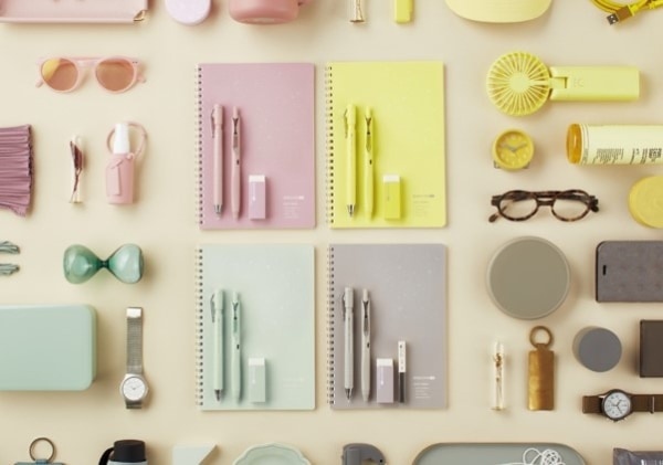 スモーキーカラーがおしゃれ。アクセサリーとして楽しめる文具登場