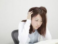 女子が「積み重なるとヤバイよな」と気づいている出費14