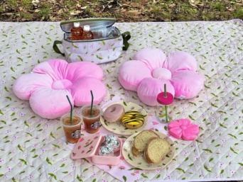 フライングタイガー「さくらシリーズ」がかわいすぎる！　お花見＆ピクニックに持っていきたいアイテムを紹介