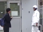 【悪ふざけ】２０歳の男性が学ランで喫煙…　警察「え！？」