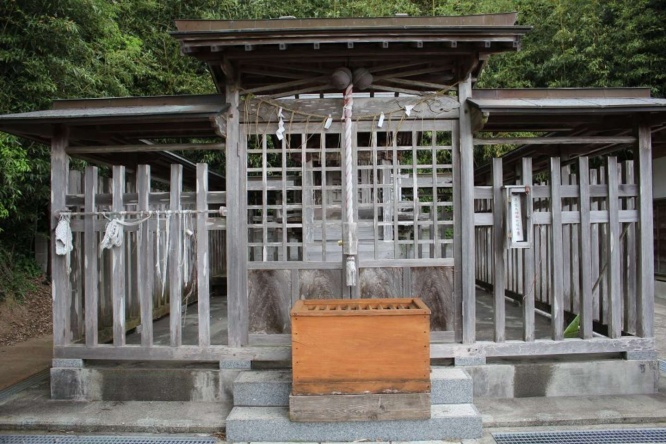 手接神社の社殿