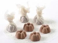 【丸の内土産】梅の形がかわいらしい！　素朴な優しさのらくがん「La・KuGan（ココア）」