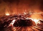この世の光景とは思えない…　家の目の前まで迫ってきた溶岩が恐ろしすぎる。