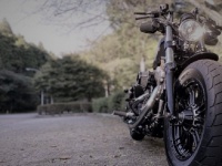 「女一人、バイクで九州旅行。信号待ちをしていると、ジープ乗りのいかついおじさんたちが『ついてこい』」（福岡県・60代女性）
